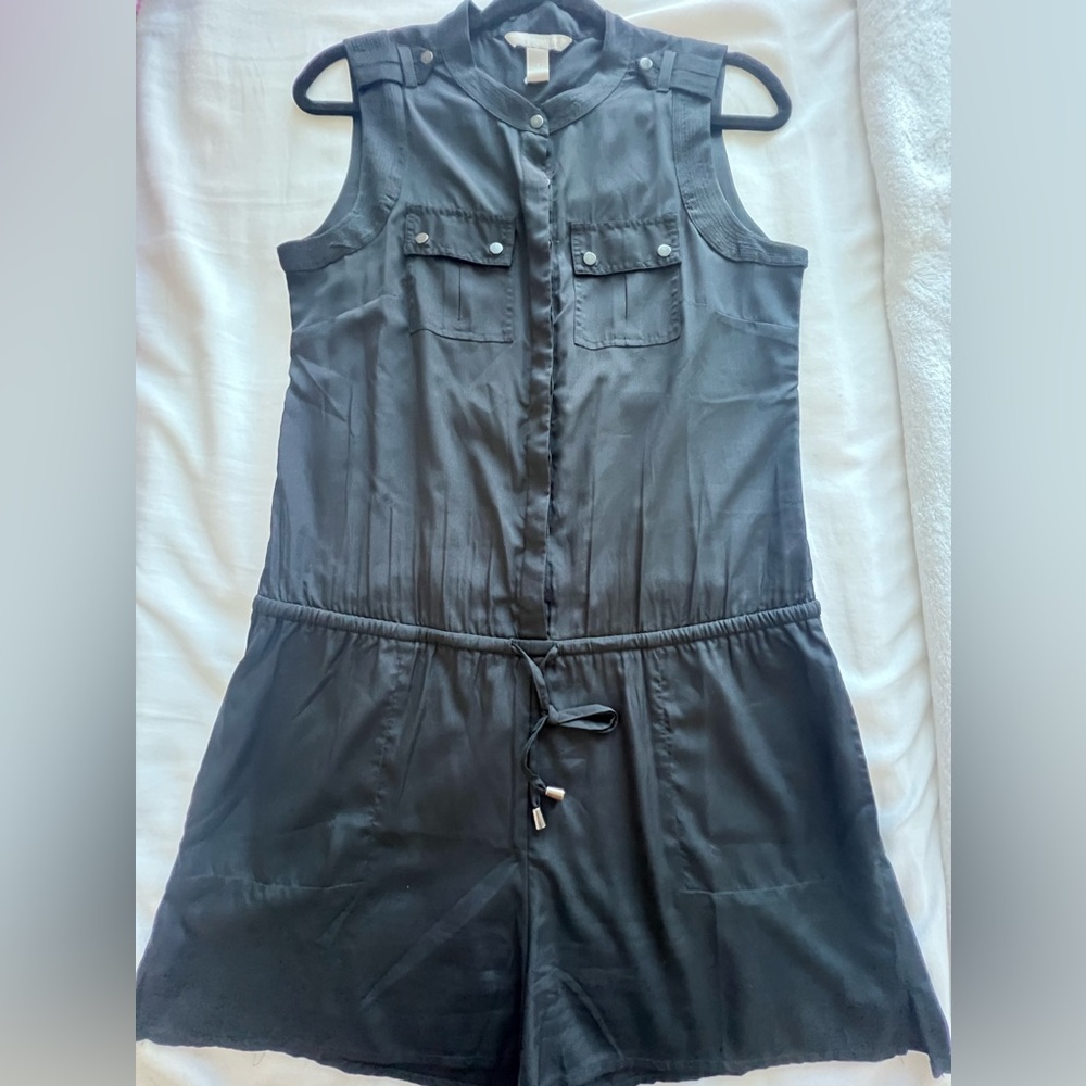 Chic Black Sleeveless Jumpsuit with crew neck and Elastic Waist